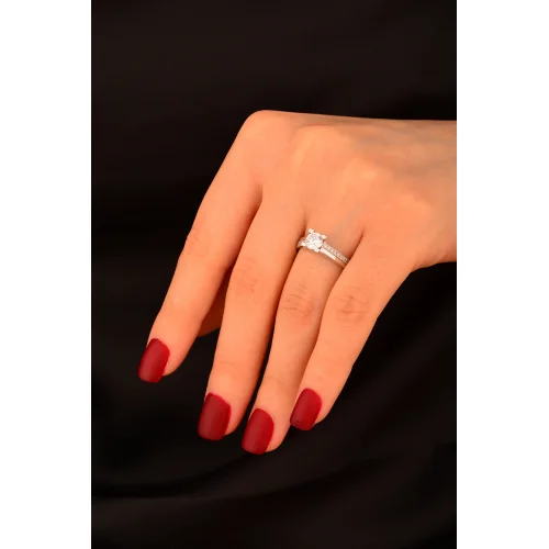 Tek Taş Altın Yüzük