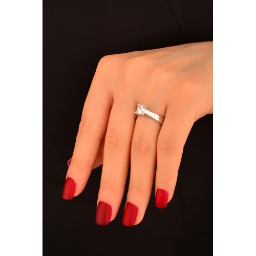 Tek Taş Altın Yüzük