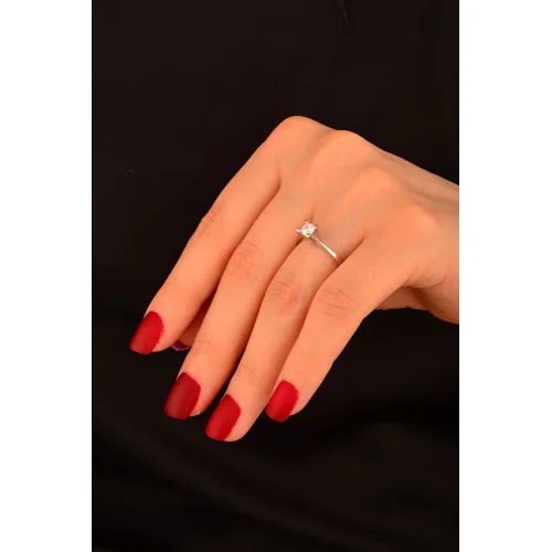 Tek Taş Altın Yüzük