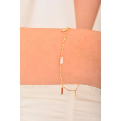 Cebeci 14 Ayar Kare Pullu Altın Bileklik