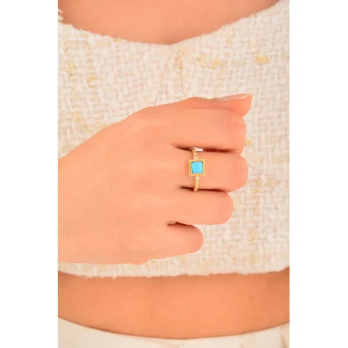 Cebeci 14 Ayar Mavi Kare Taşlı Altın Yüzük