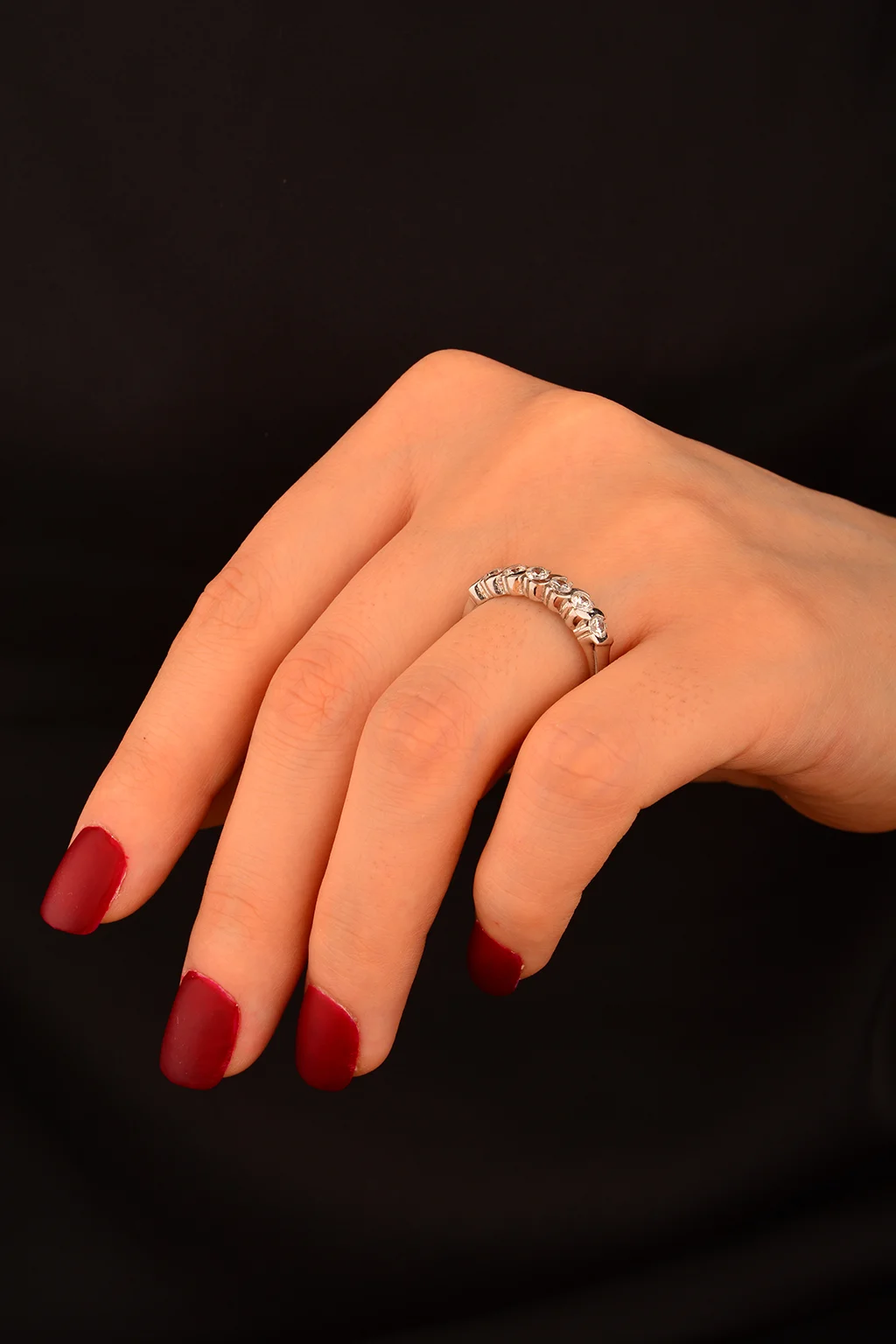 Beş Taş Beyaz Altın Yüzük