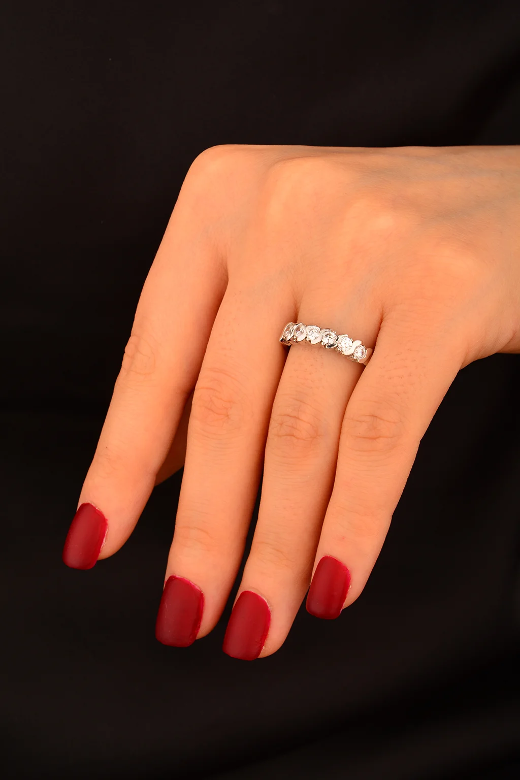 Beş Taş Beyaz Altın Yüzük