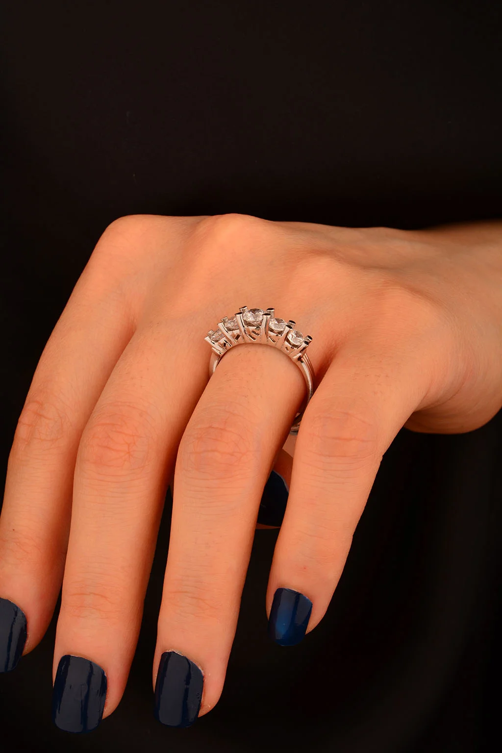 Beş Taş Beyaz Altın Yüzük