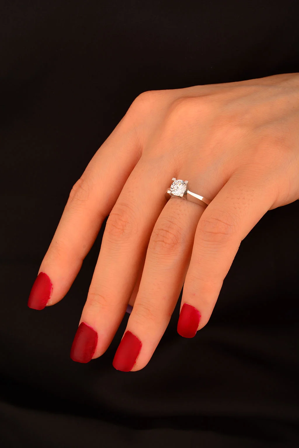 Beyaz Altın Tek Taş Yüzük