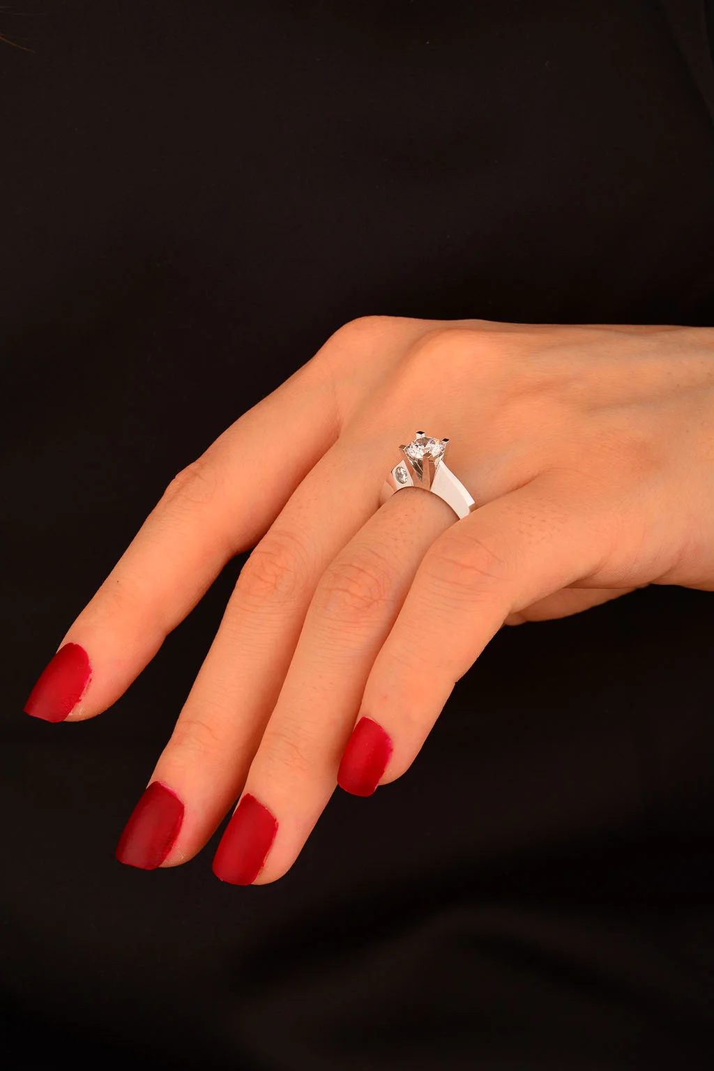 Beyaz Altın Tek Taş Yüzük