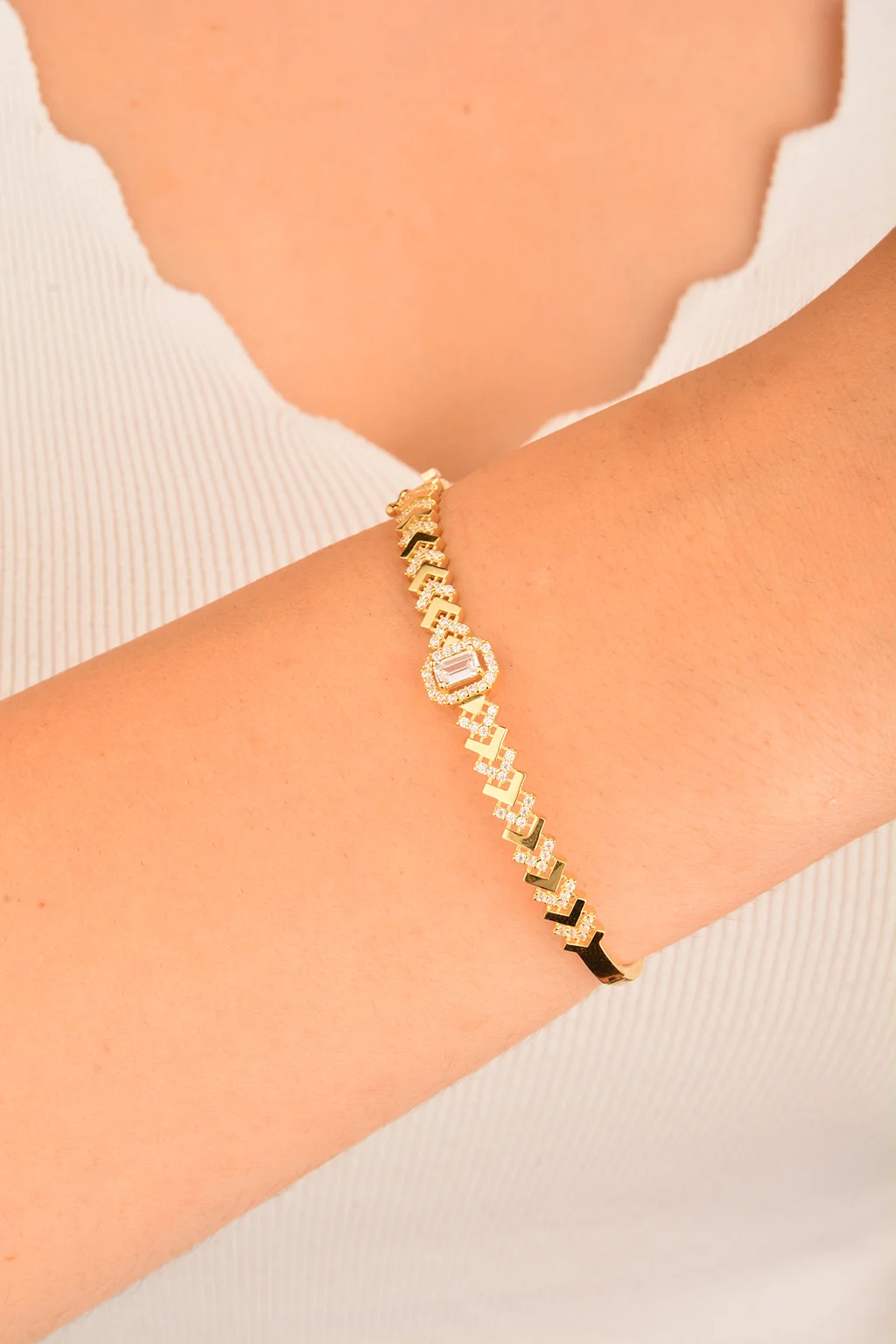 Cebeci 14 Ayar Baget Kelepçe Altın Bilezik