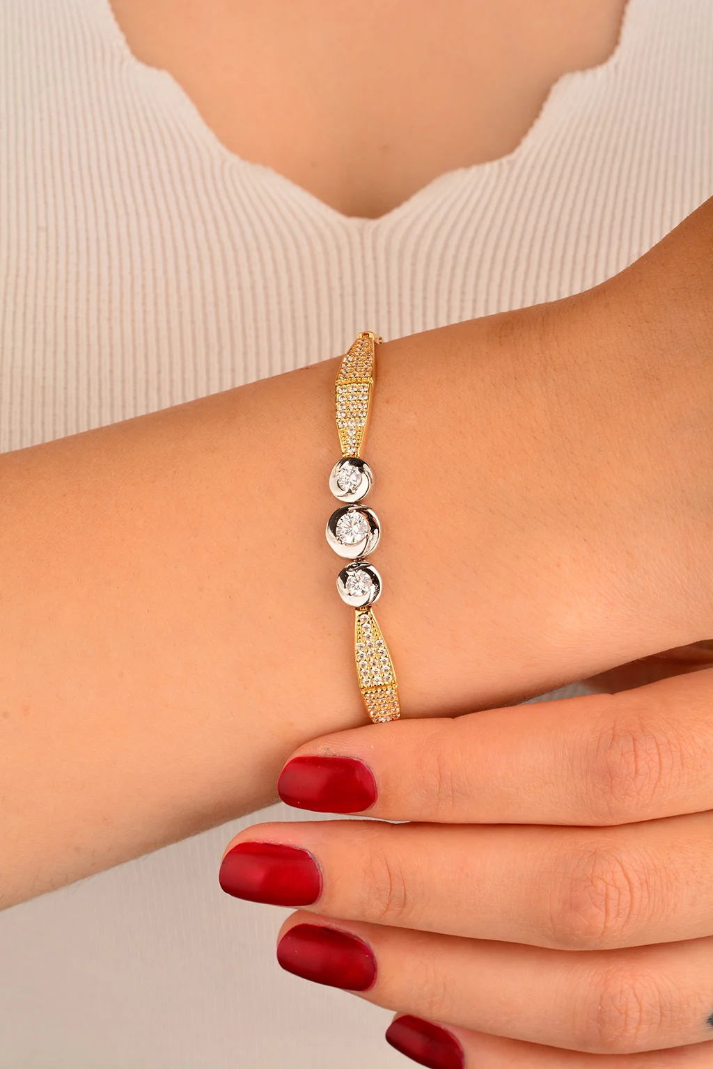 Cebeci 14 Ayar Taşlı Altın Bileklik