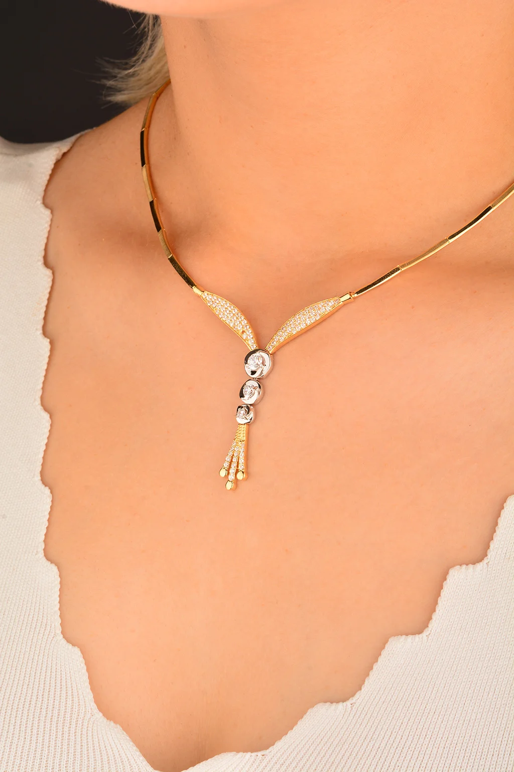 Cebeci 14 Ayar Taşlı Altın Kolye