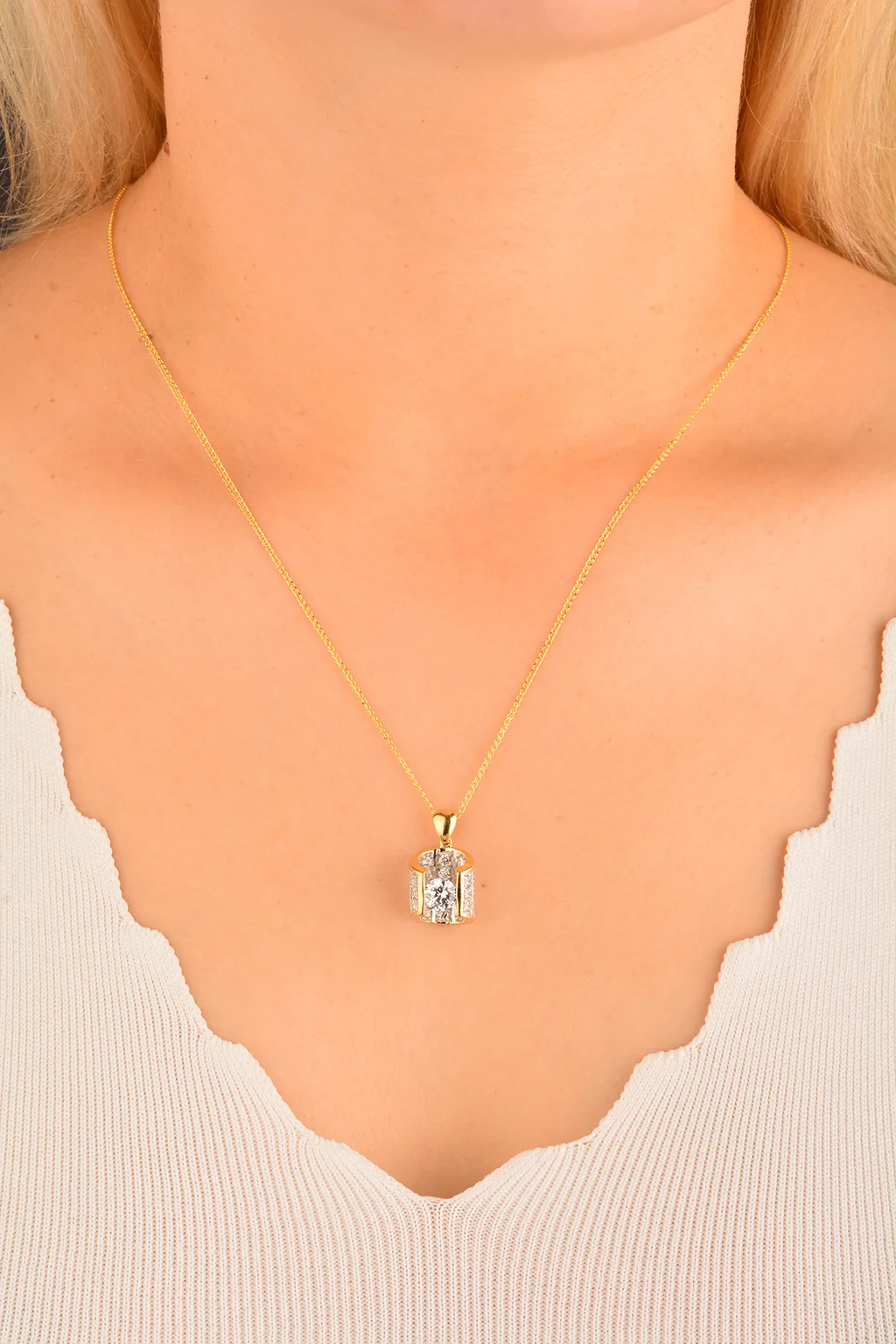 Cebeci 14 Ayar Taşlı Altın Kolye