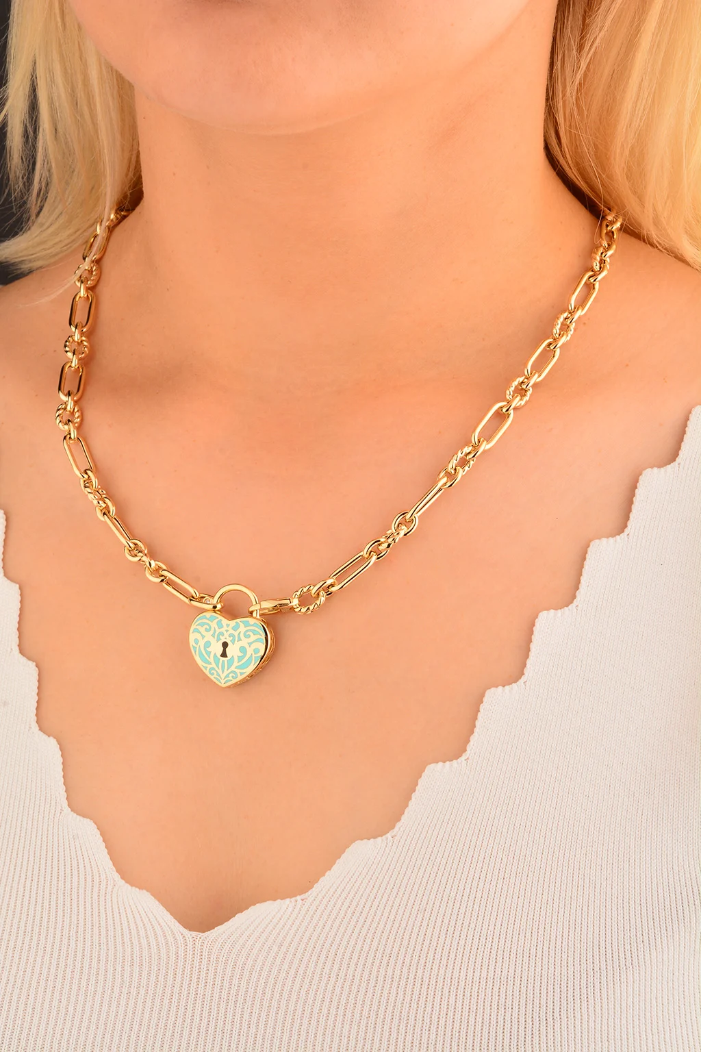 Cebeci 14 Ayar Kalpli Kilit Altın Kolye