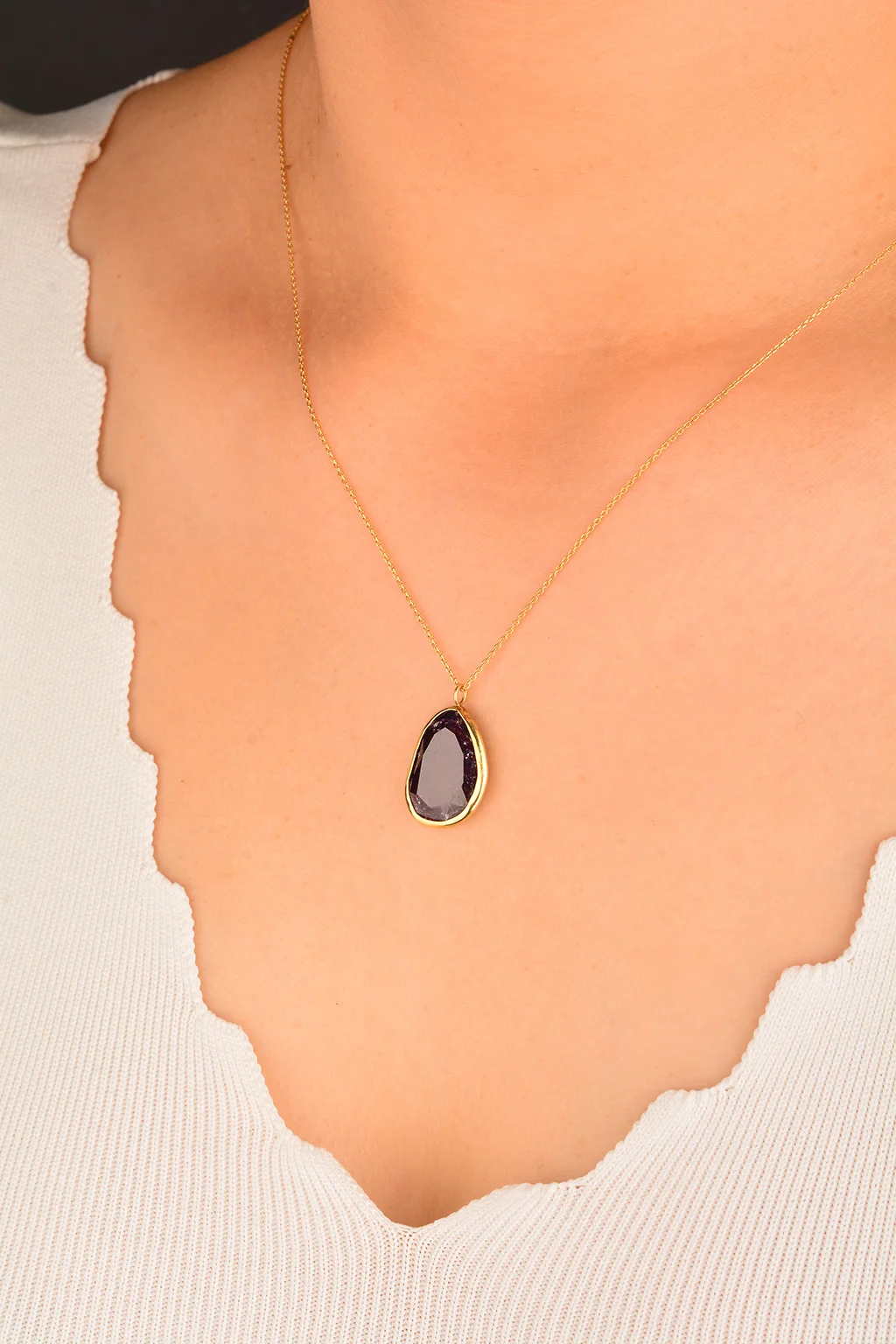 Cebeci 14 Ayar Mor Taşlı Altın Kolye