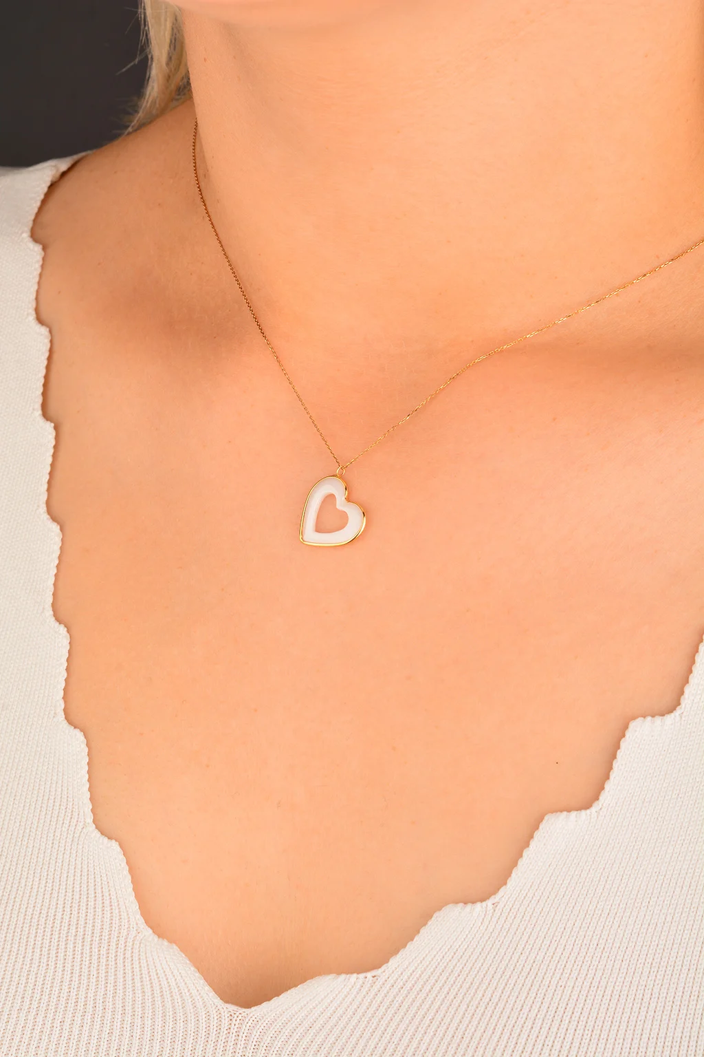 Cebeci 14 Ayar Kalpli Sedef Altın Kolye