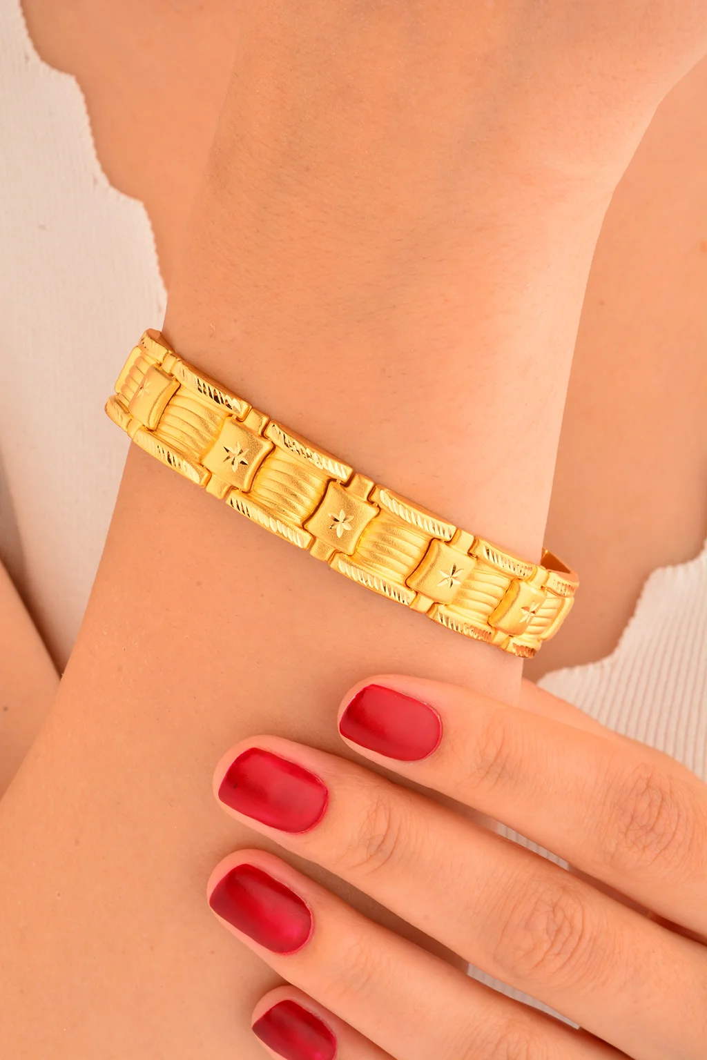 Cebeci 22 Ayar Yıldızlı Altın Bileklik