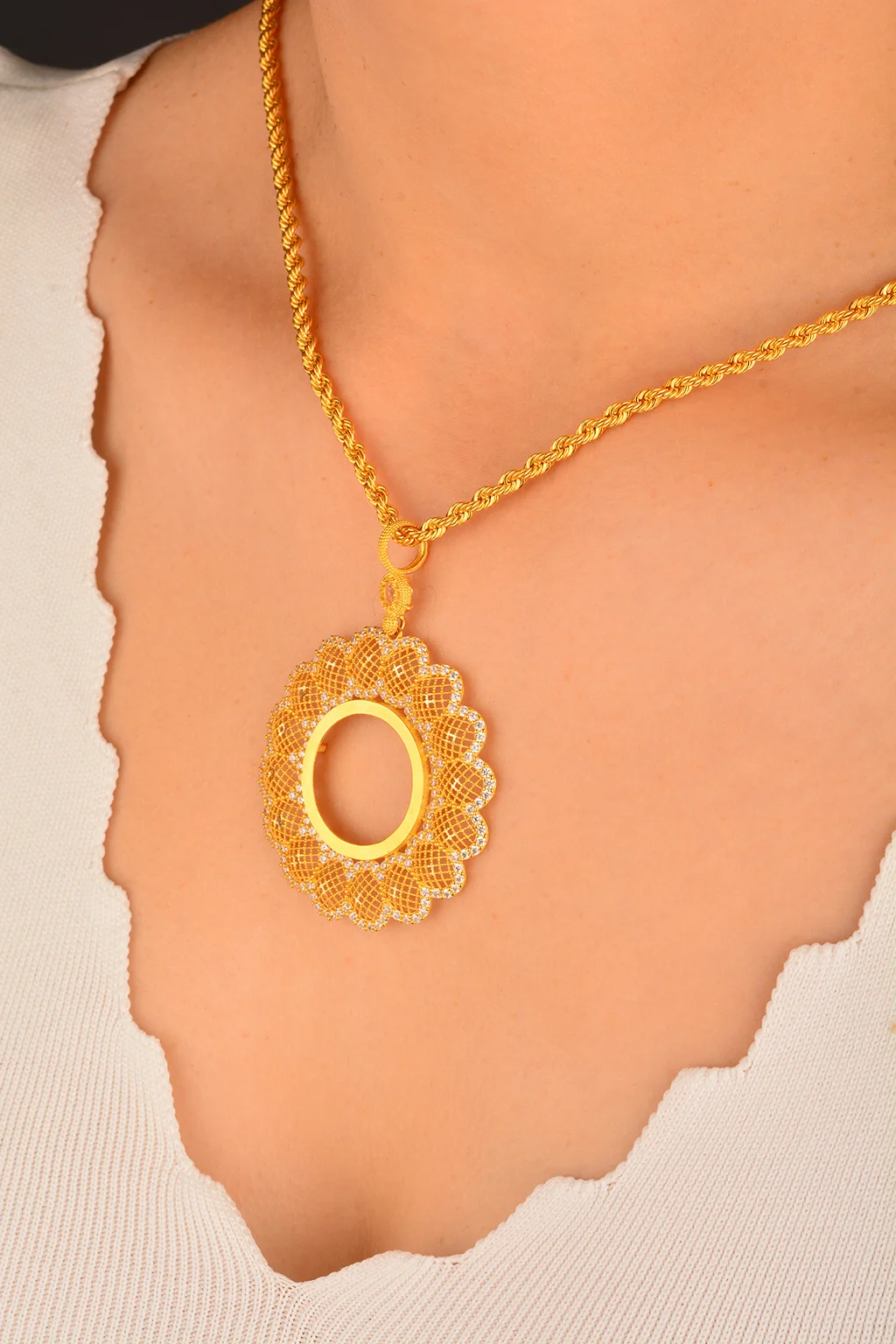 Cebeci 14 Ayar Taşlı Çerçeveli Altın Kolye Ucu