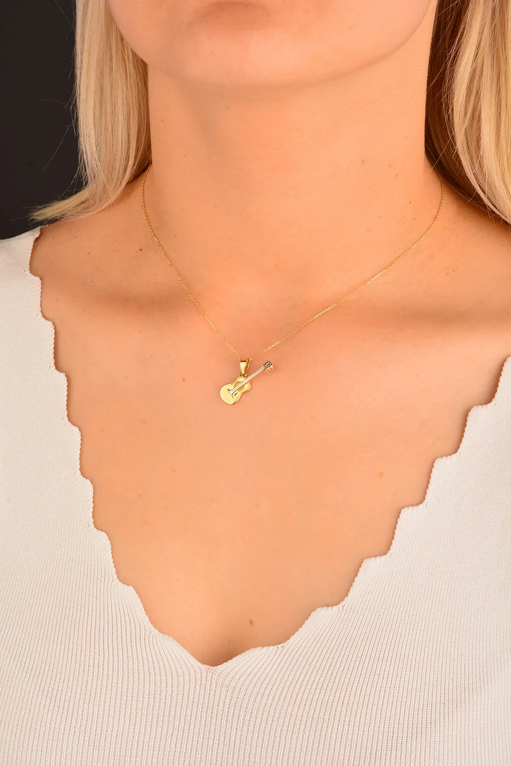 Cebeci 14 Ayar Gitar Altın Kolye Ucu