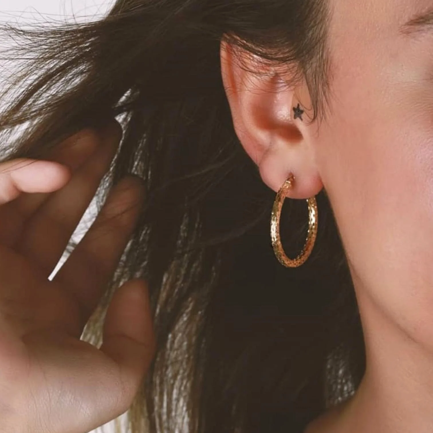 Cebeci 14 Ayar İşlemeli Halka Altın Küpe