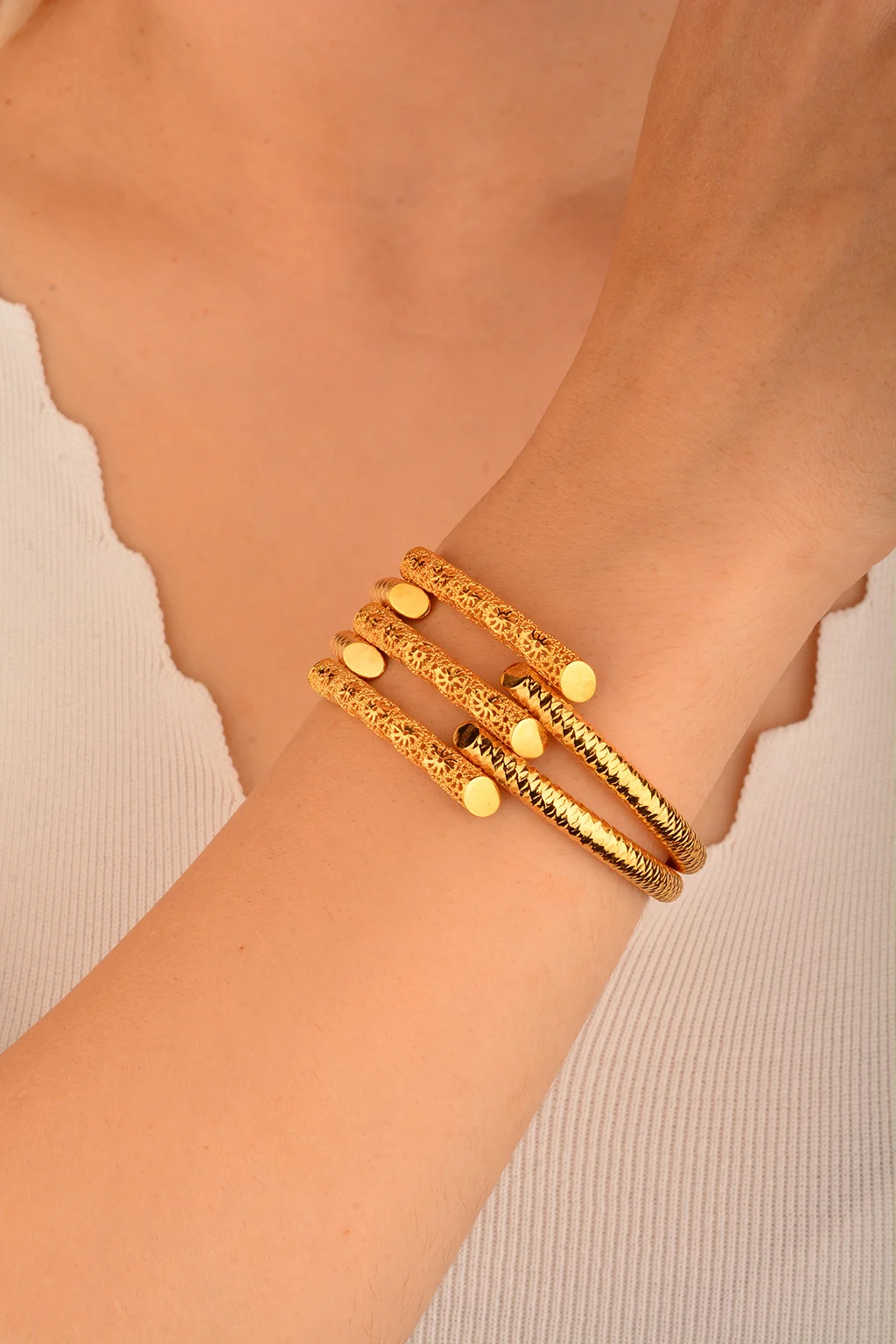 Cebeci 22 Ayar İşlemeli Kaburga Kelepçe Altın Bilezik