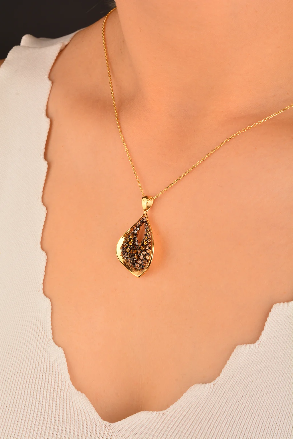 Cebeci 14 Ayar Kahve Taşlı Altın Kolye