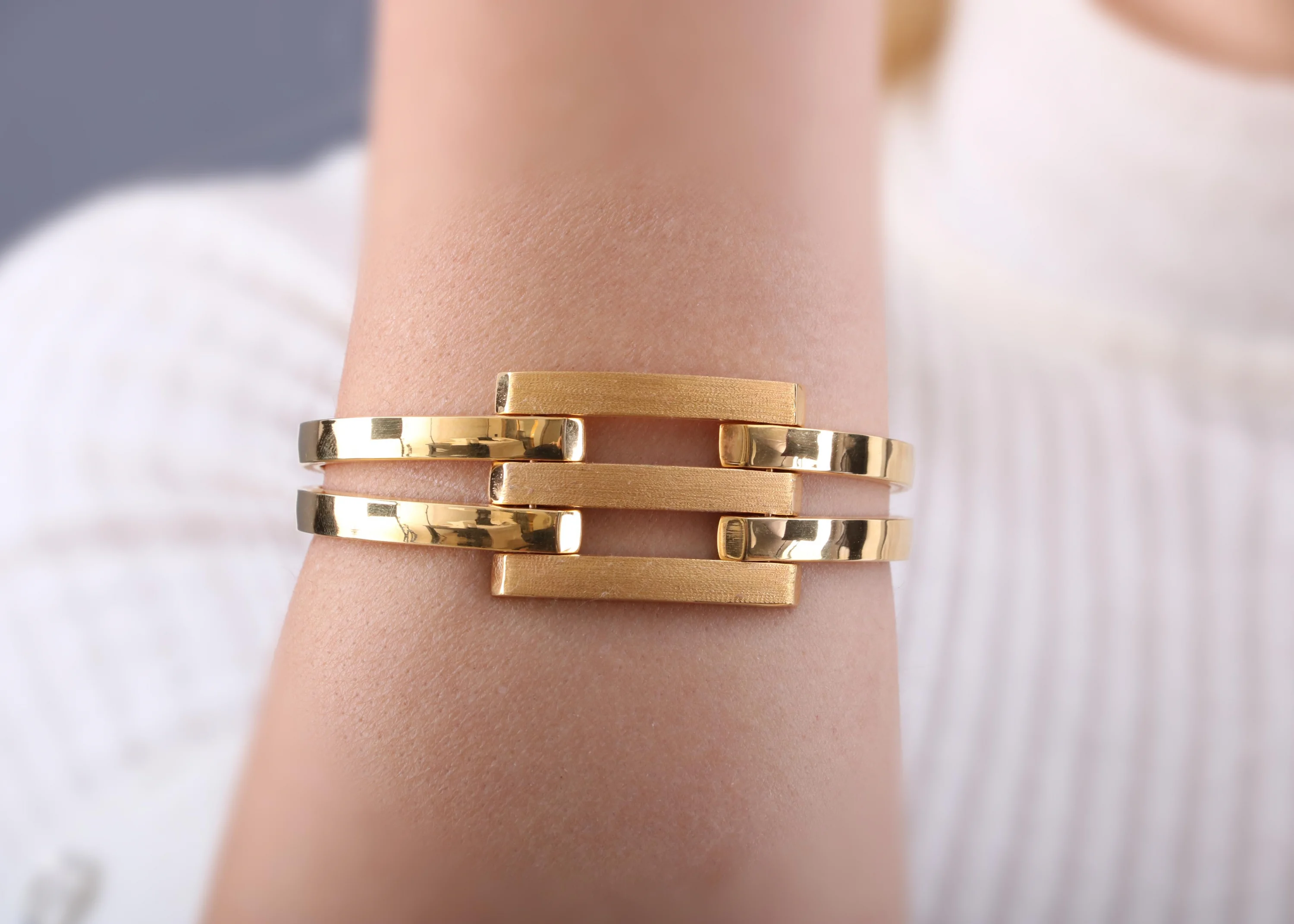 Mat Kaburga Kelepçe Altın Bilezik