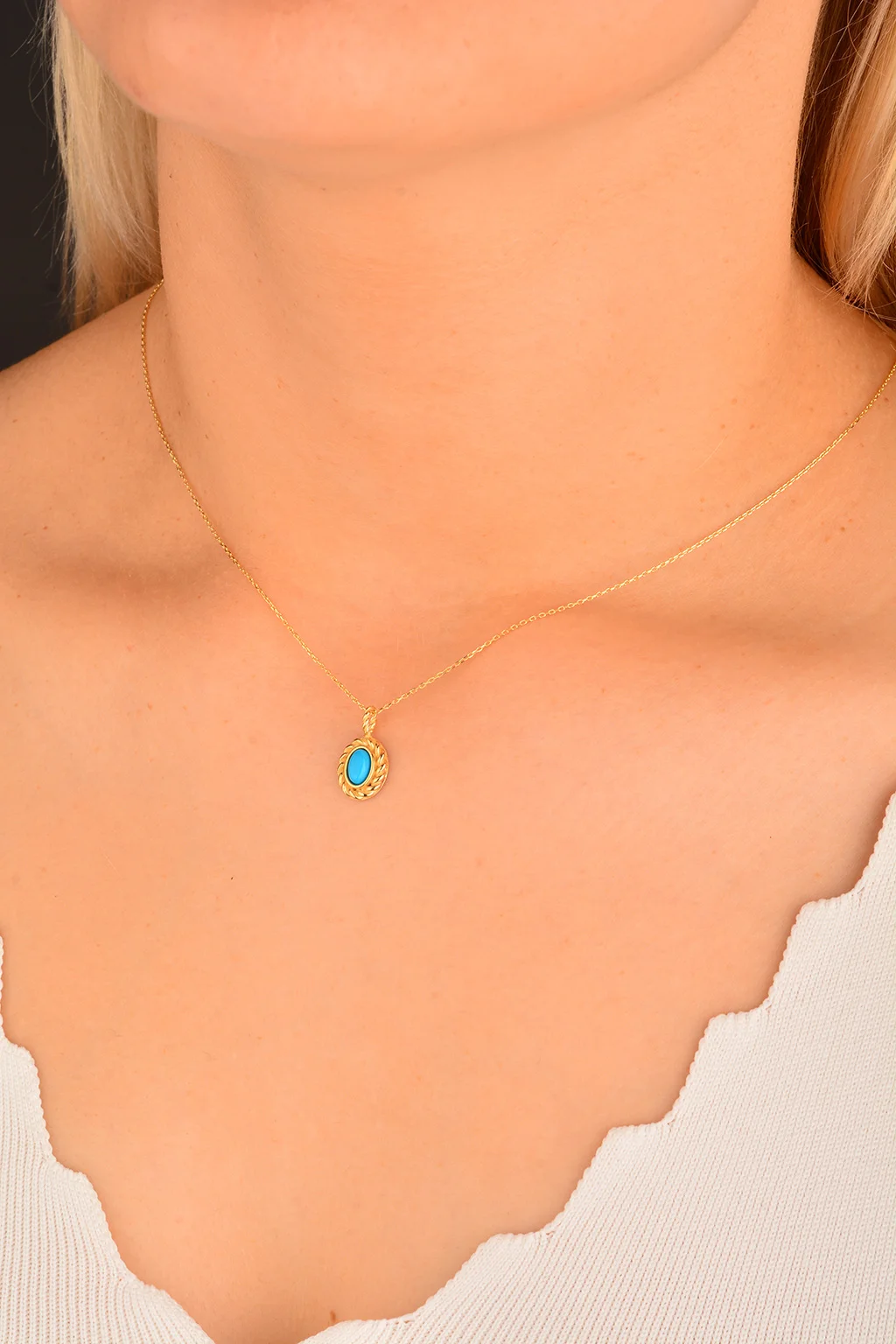 Cebeci 14 Ayar Mavi Taşlı Madalyon Kolye