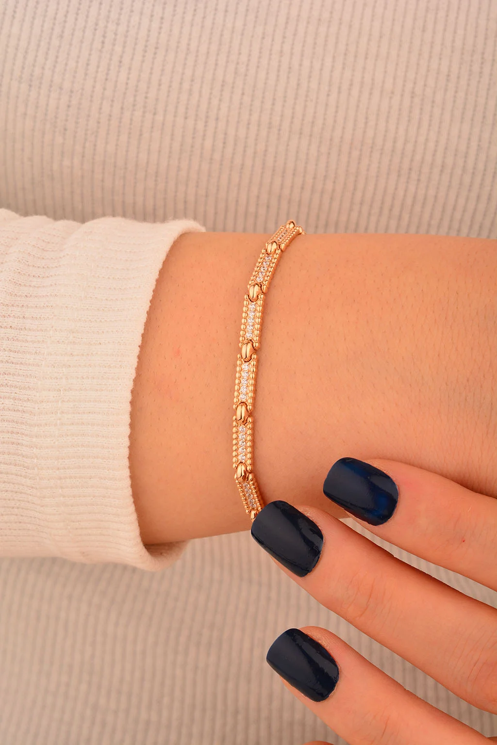 Cebeci 14 Ayar Rose Taşlı Altın Bileklik