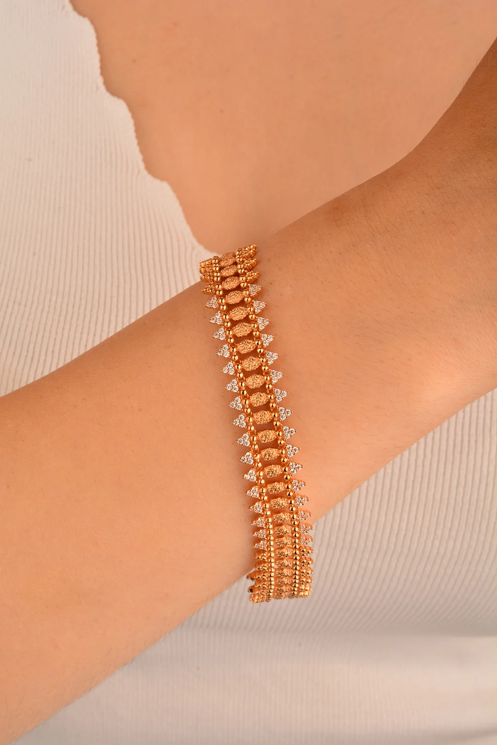 Cebeci 14 Ayar Rose Sıra Taşlı Bileklik