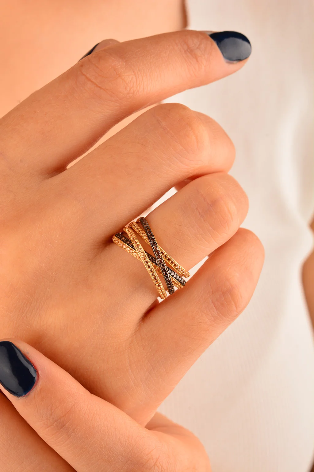 Cebeci 14 Ayar Siyah Taşlı Altın Yüzük