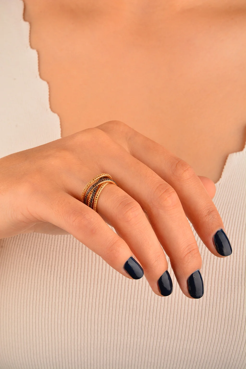 Cebeci 14 Ayar Siyah Taşlı Altın Yüzük