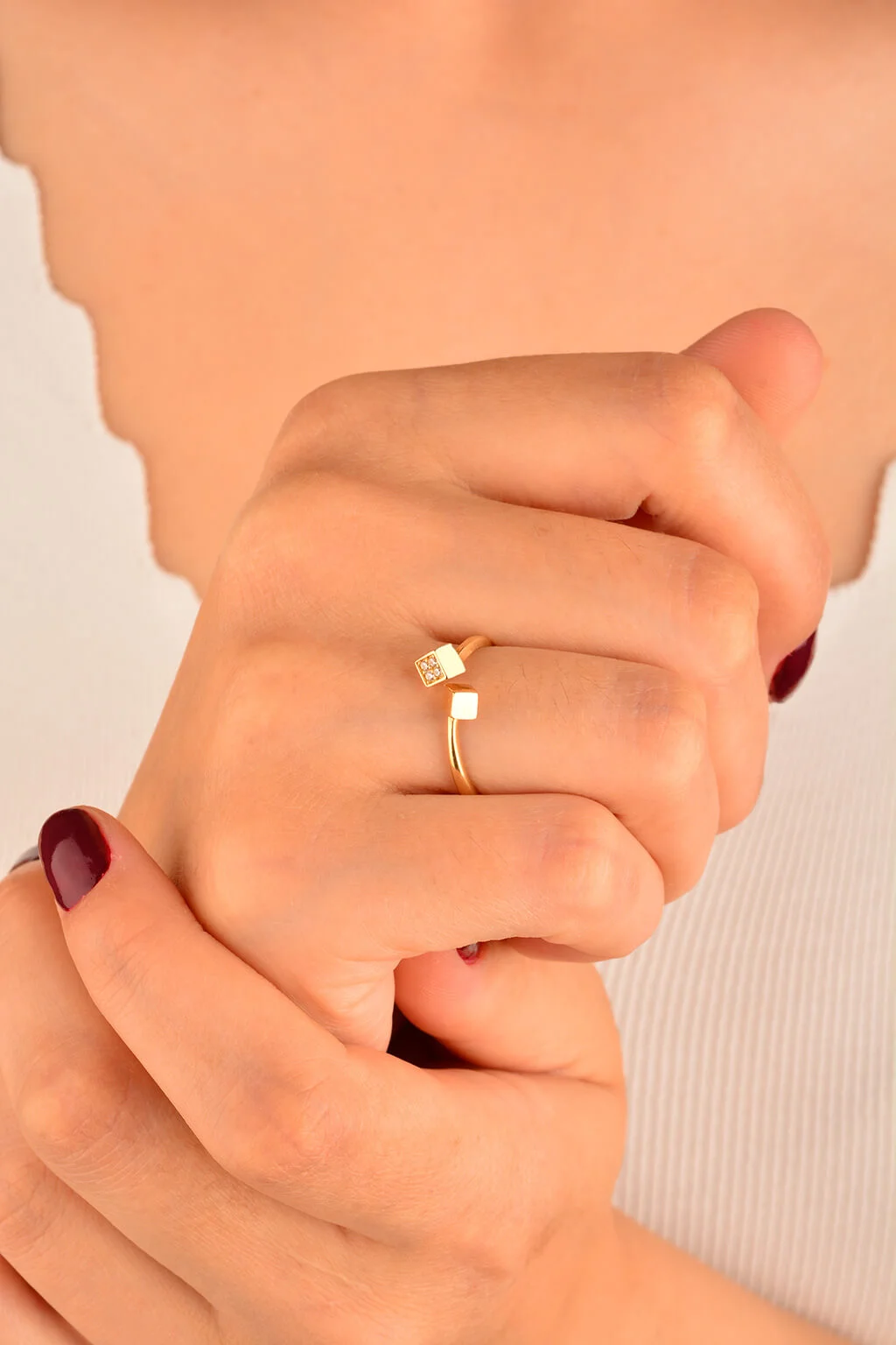 Taşlı Altın Yüzük