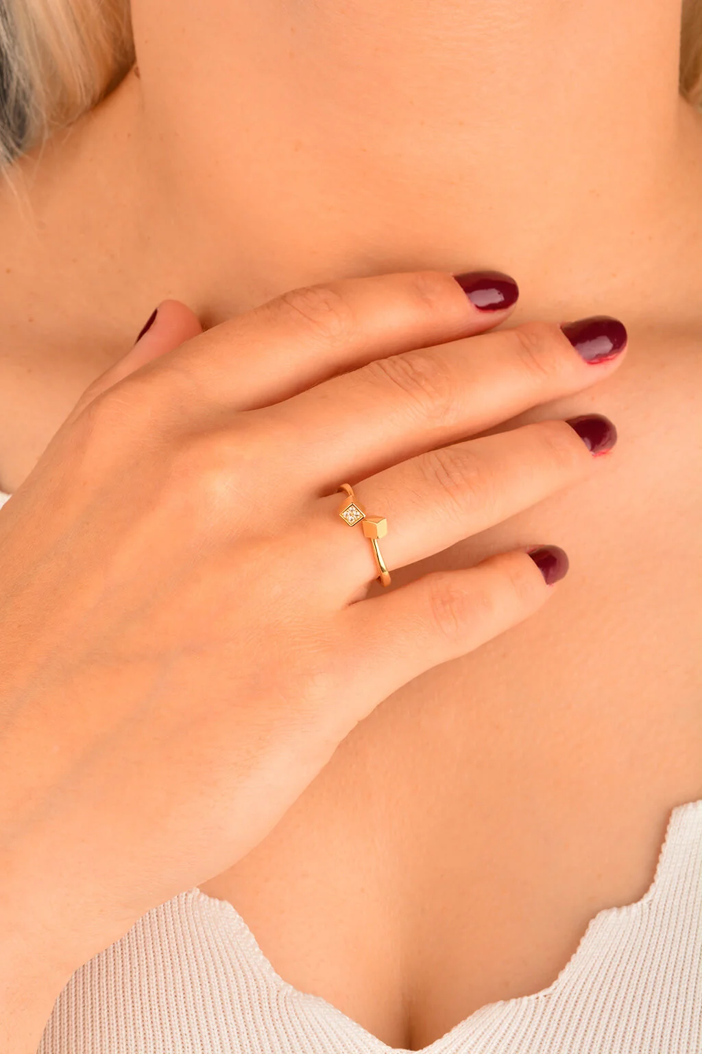 Taşlı Altın Yüzük