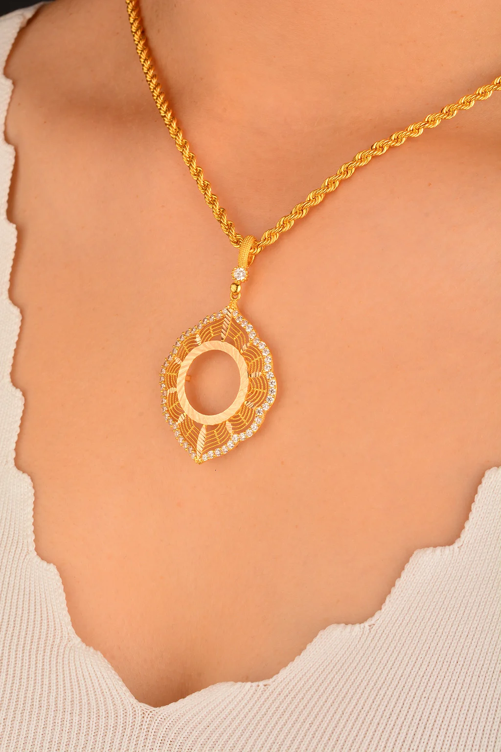 Cebeci 14 Ayar Taşlı Çerçeve Altın Kolye Ucu