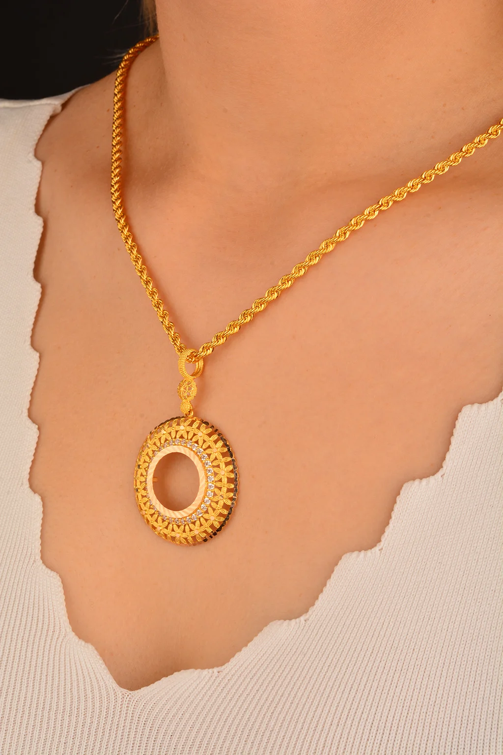 Cebeci 14 Ayar Taşlı Çerçeve Altın Kolye Ucu