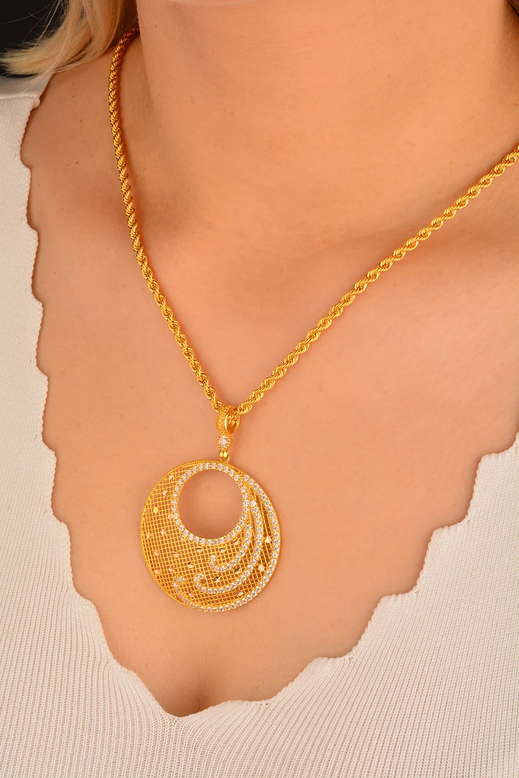 Cebeci 14 Ayar Taşlı Çerçeve Altın Kolye Ucu