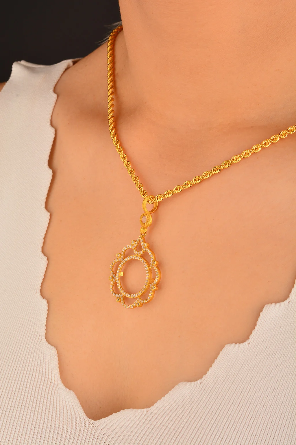 Cebeci 14 Ayar Taşlı Çiçek Altın Kolye Ucu