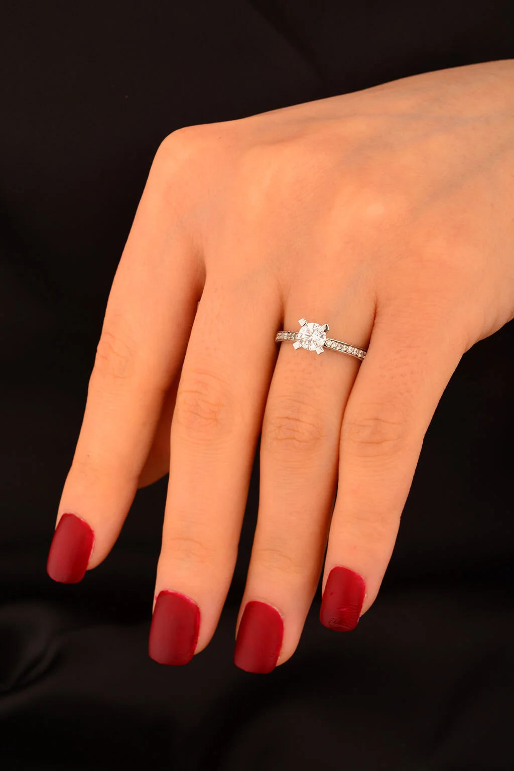 Taşlı Tek Taş Altın Yüzük