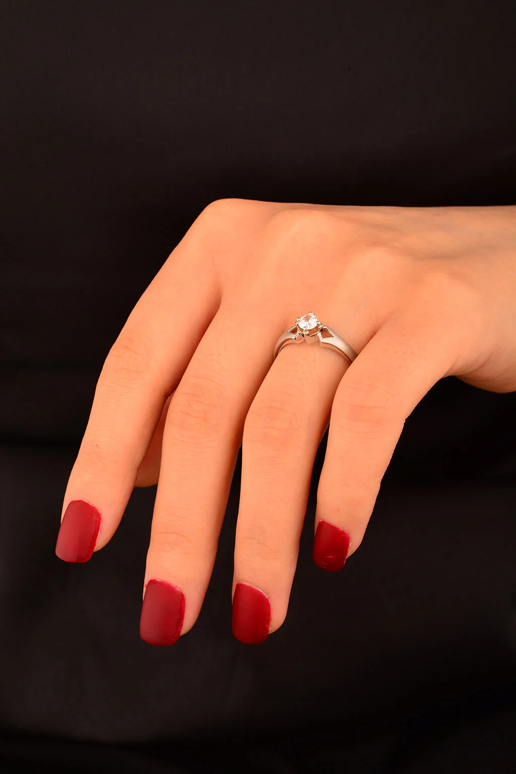 Taşlı Tek Taş Altın Yüzük