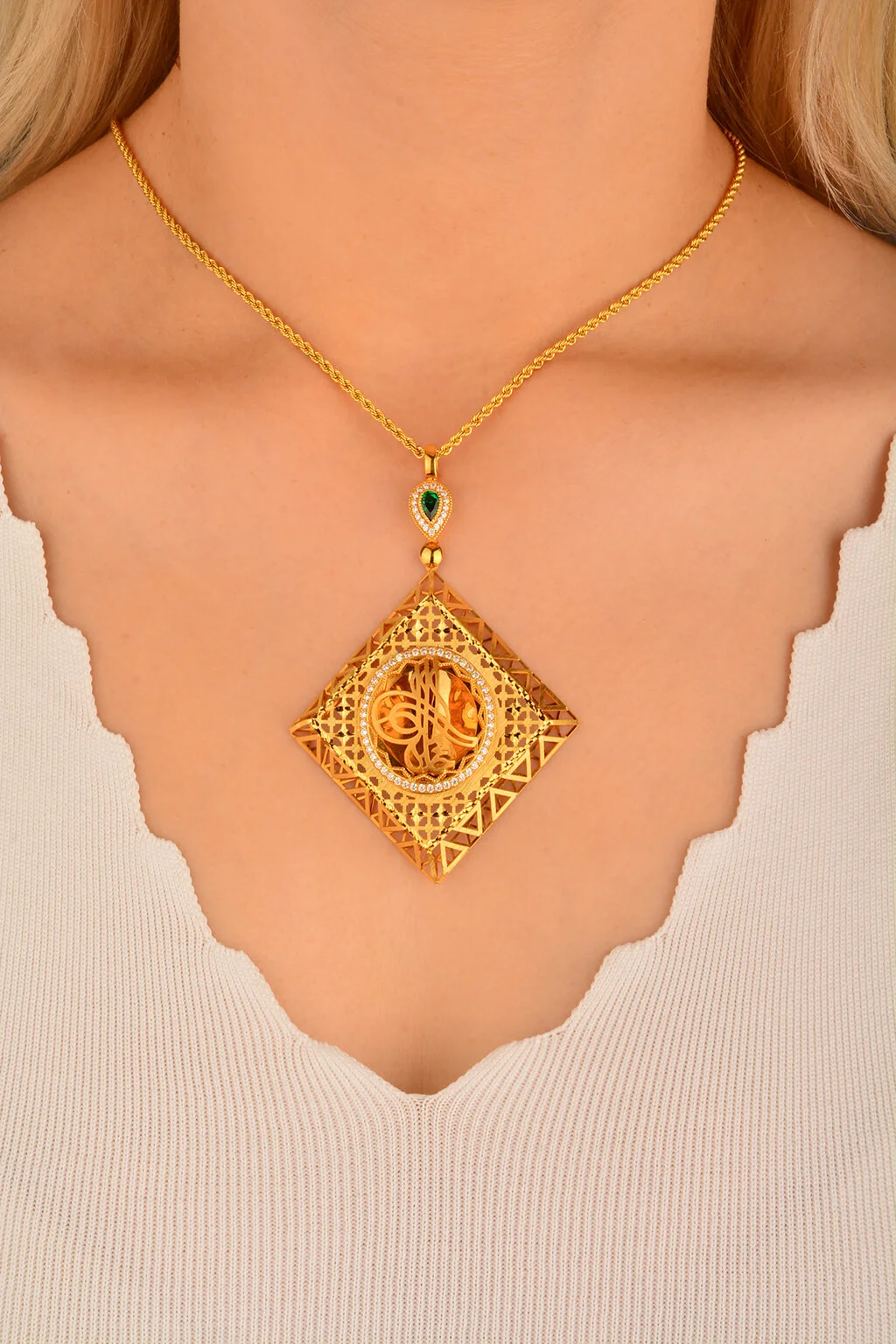 Taşlı Tuğralı Altın Kolye Ucu