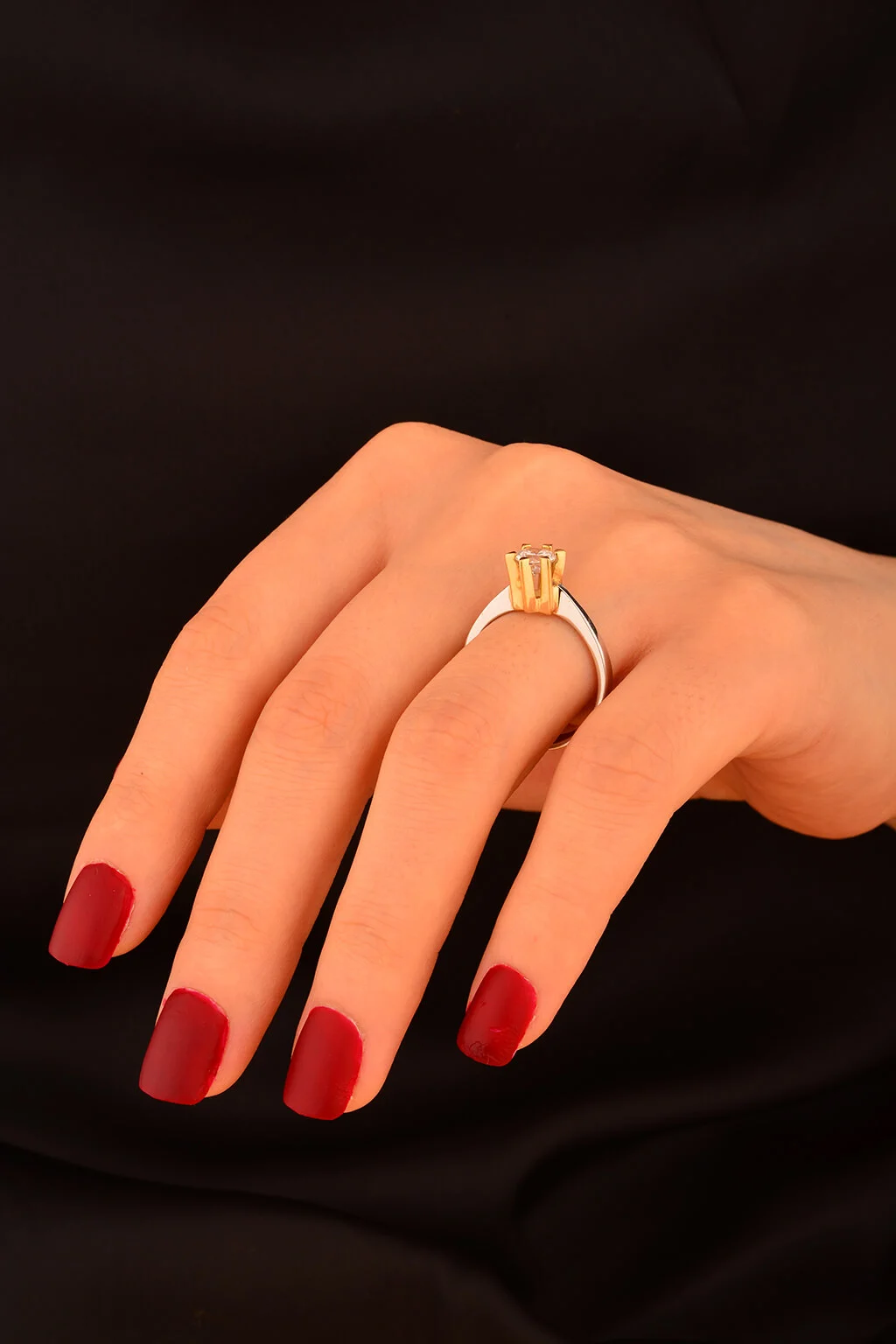 Tek Taş Altın Yüzük