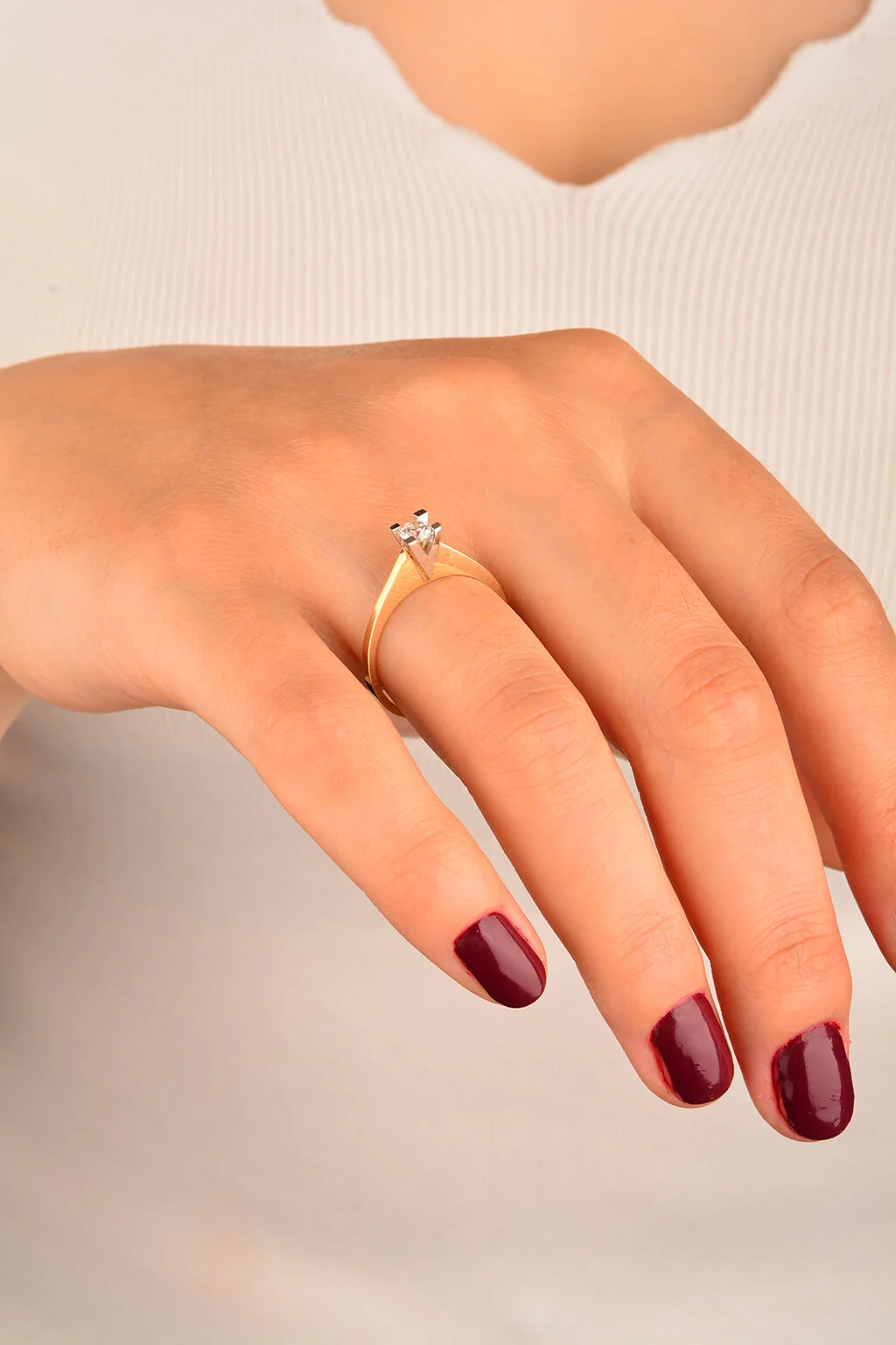 Cebeci 14 Ayar Tek Taşlı Altın Yüzük