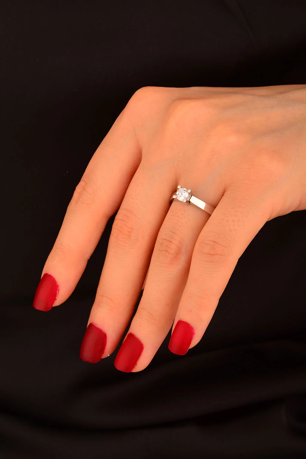 Tek Taş Altın Yüzük