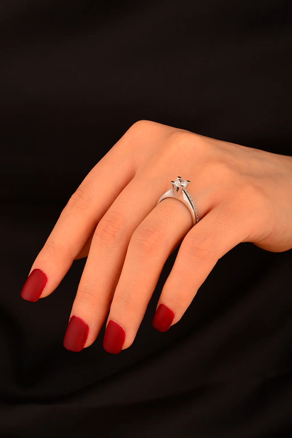 Tek Taş Altın Yüzük