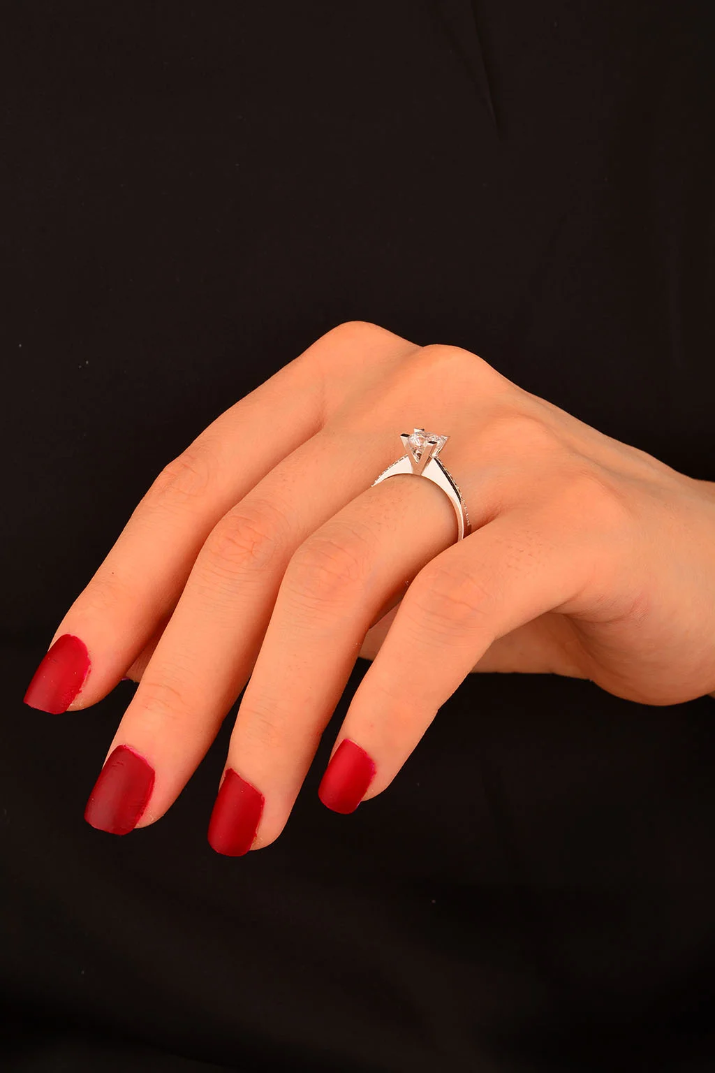 Tek Taş Altın Yüzük