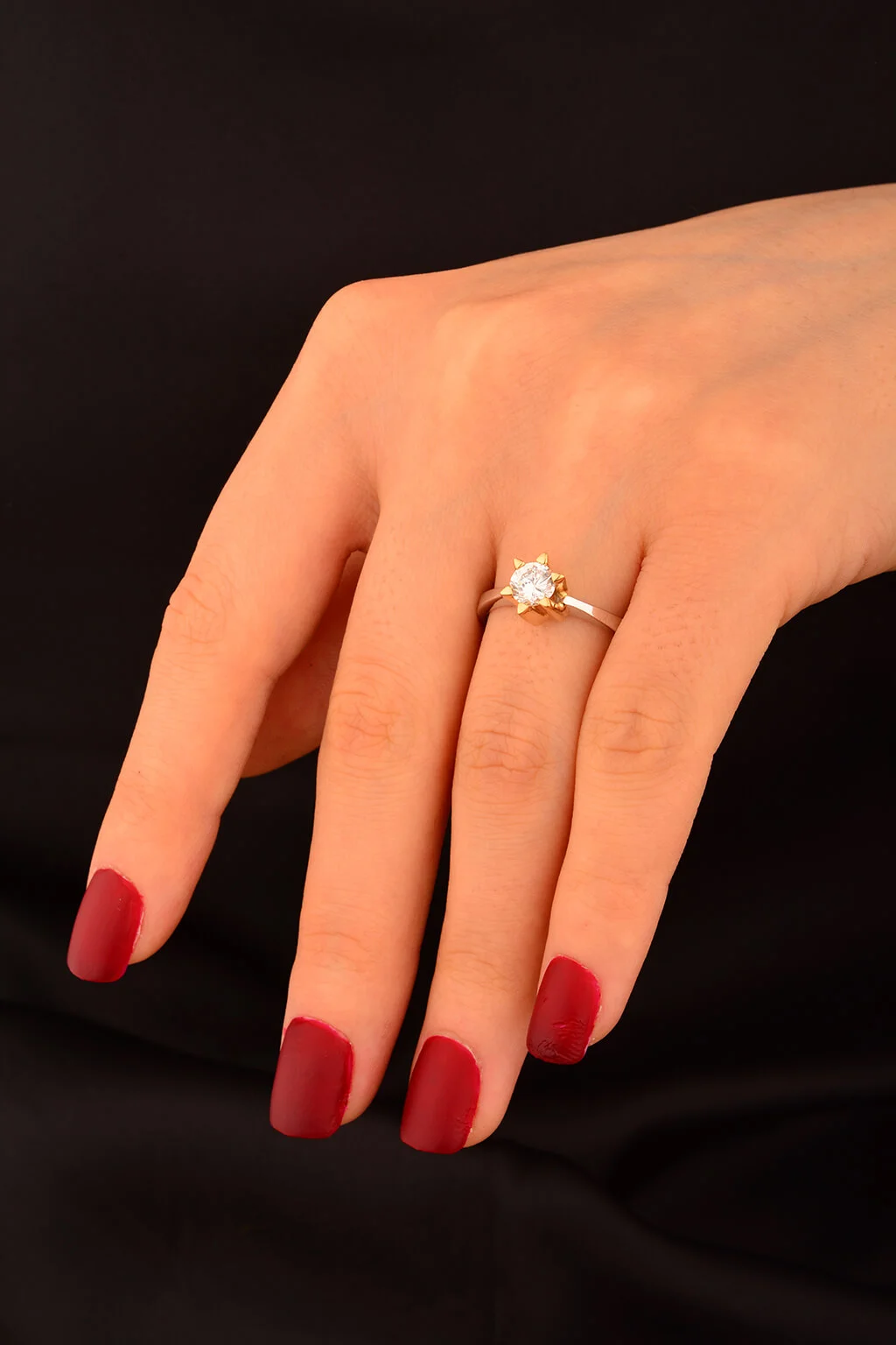 Tek Taş Altın Yüzük