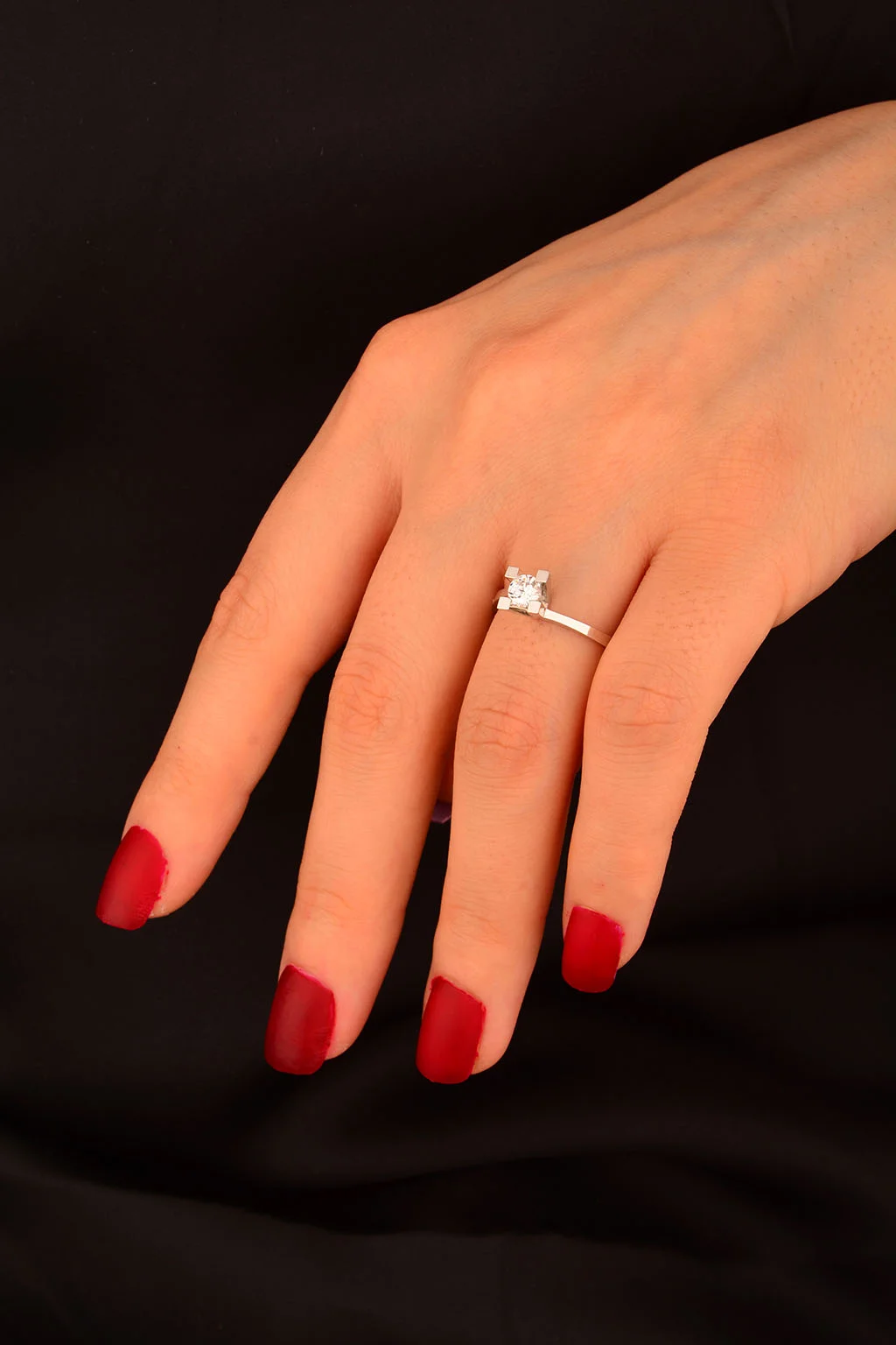 Tek Taş Altın Yüzük