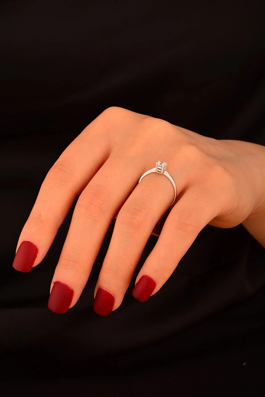 Tek Taş Altın Yüzük