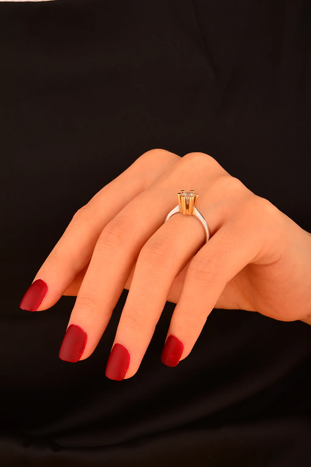 Tek Taş Altın Yüzük