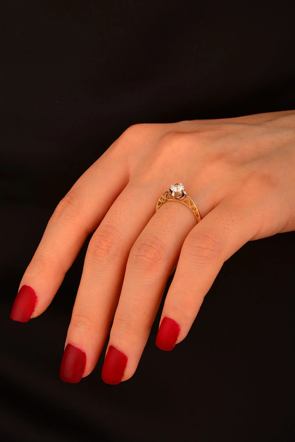 Tek Taş Altın Yüzük