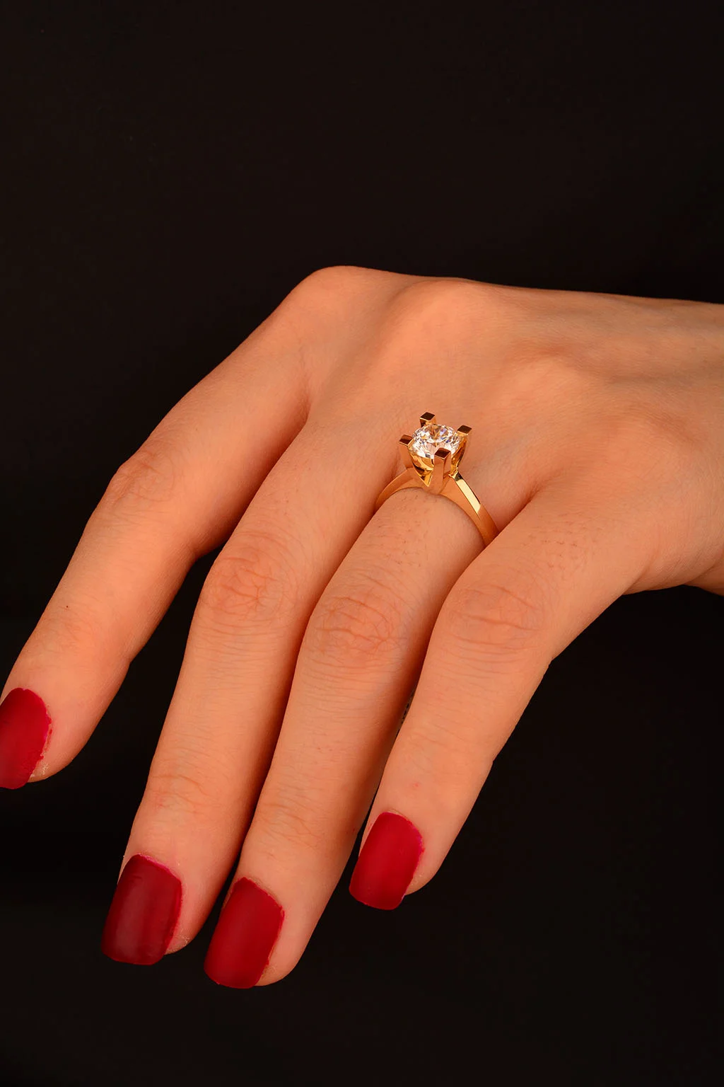 Cebeci 14 Ayar Tek Taş Altın Yüzük