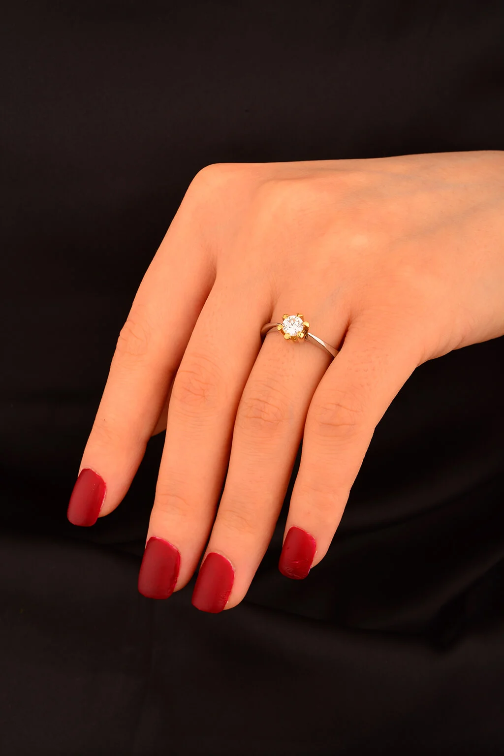 Tek Taş Altın Yüzük